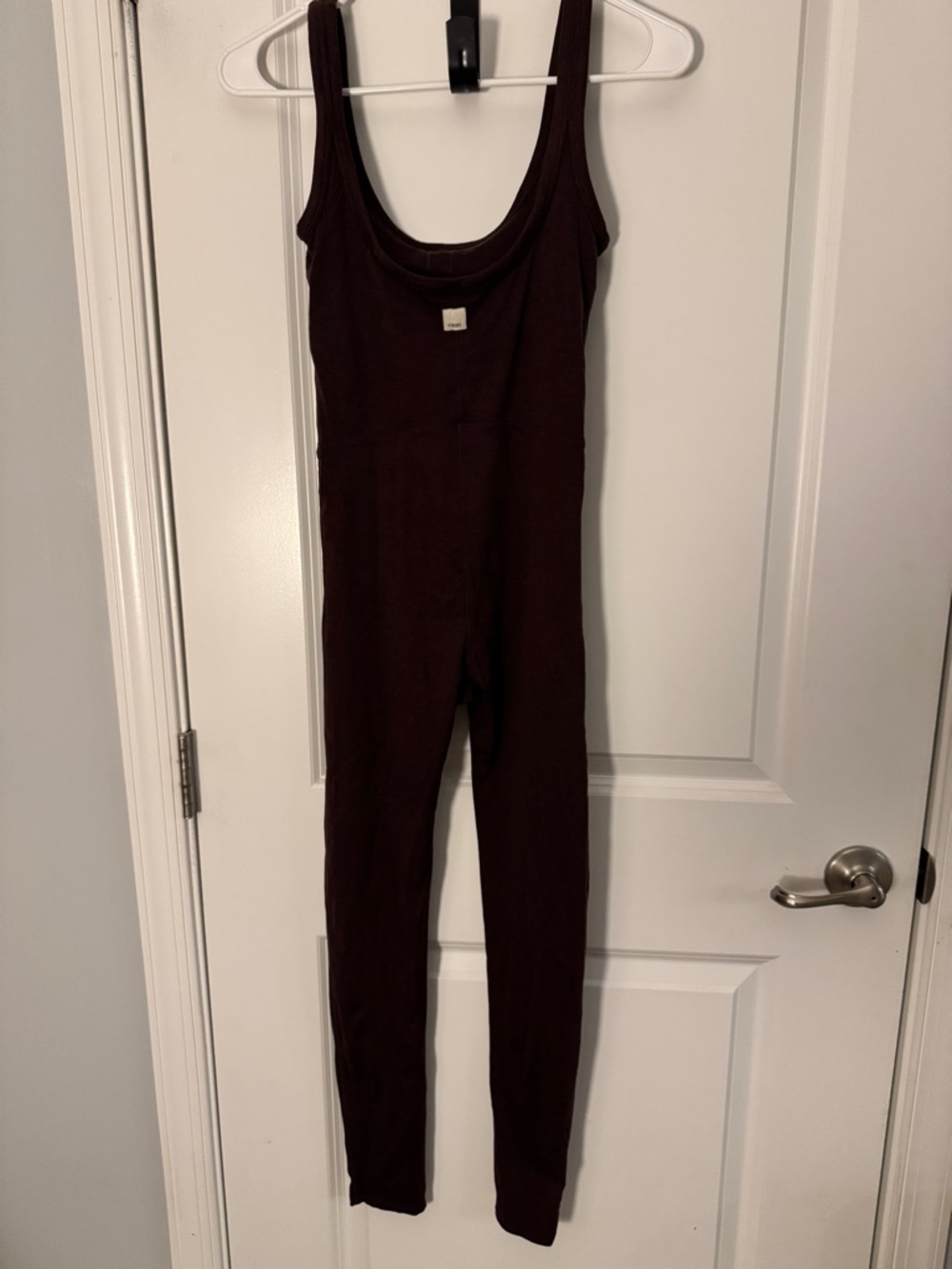 Vuori Sleeveless Wine-Colored Jumpsuit Romper - Picture 4 of 7